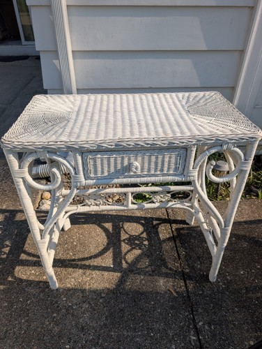 Vintage white wicker - vintage,