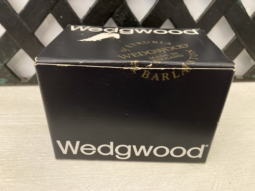 Wedgwood wild strawberry bud - wild,