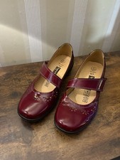 Loretta Maroon Patent Leather Flat Shoes