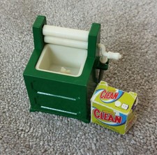 Sylvanian Families Vintage Green Washing Machine Mangle With Laundry Powder Box