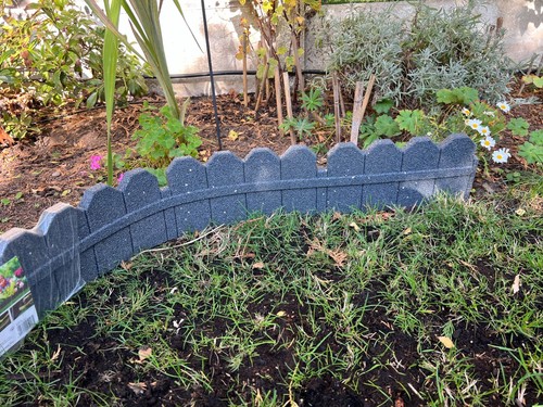 Garden curve lawn - stone, border