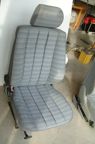 Mercedes benz 190e - benz, cloth