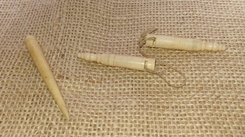 Antique bone sewing stiletto - , /