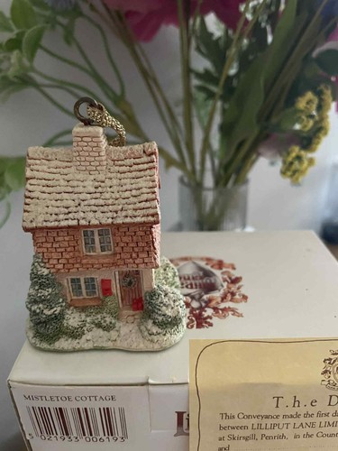 Lilliput lane cottage - lane, ~