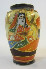Small Klimax Handpainted Moriage Japanese Vase (see details)