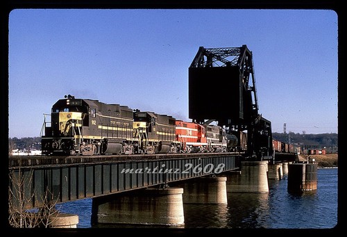 Dupe train slide - (mz),