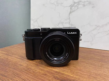 Panasonic DC - LX100M2 Digital Cam 24 - 75mm Leica Lens for Pro - Grade Shots