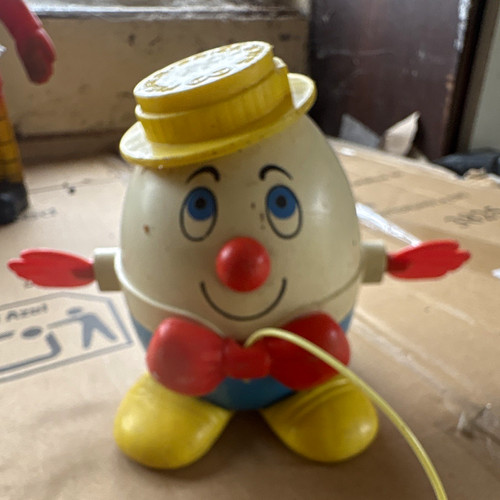 Humpty dumpty pull toy figure - pull,