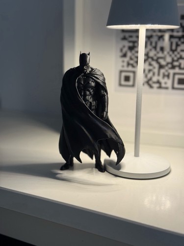 Batman statue with cape - with,