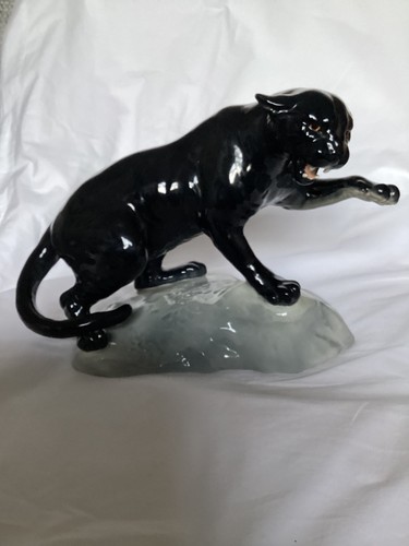 Beswick black puma rock - puma, on