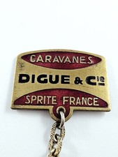 Keychain - Caravans Digue & Cie - Sprite France - Vintage Enamelled Metal 1960s