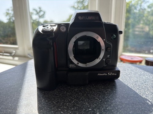 Fujifilm finepix pro - s1,