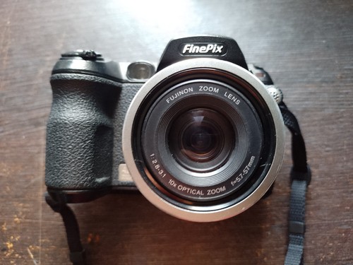 Fujifilm finepix s5500 0mp - finepix, 4.0mp