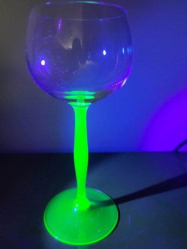 Art deco bohemian uranium - deco, stem