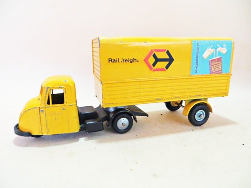 Budgie toys 238 railfreight - toys,