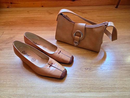 Gabor tan leather square toe - tan,