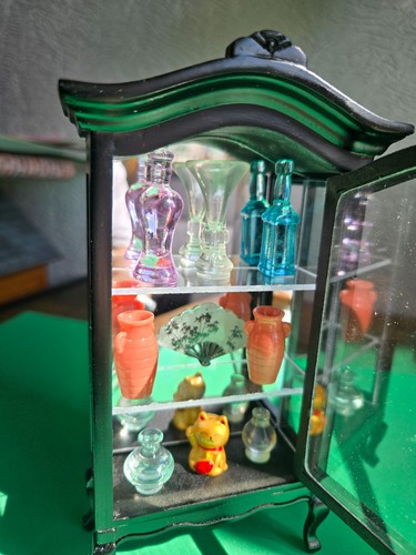 Doll house black mirror back - house,