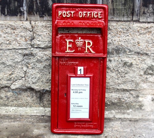 Post box letterbox front - er,