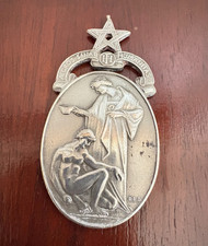 Antique Royal Masonic Hospital Medal Jewel Freemasons Aegros Sanat Humanitas