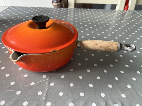 Creuset cast iron pan - cast,