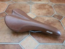 Charge Spoon Saddle. Brown