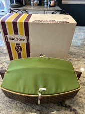 VTG Salton Midcentury Avocado Green And Wood Bun Warmer NOS