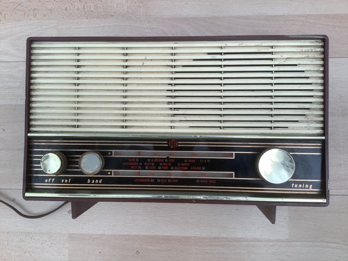Pye r33 bakelite long - &, medium