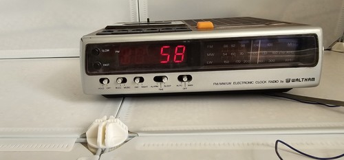 Vintage waltham radio - waltham, casette