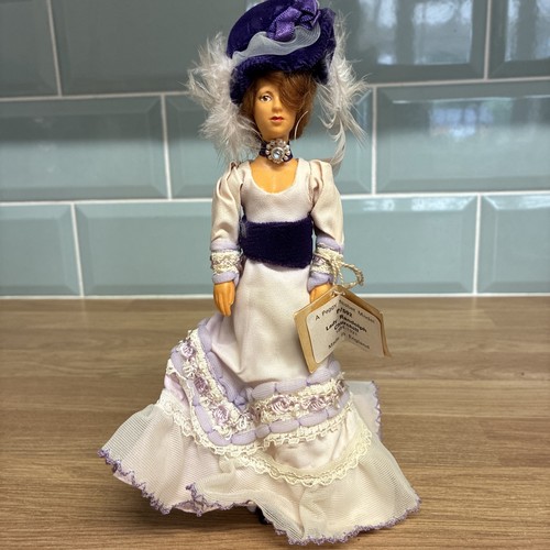 Peggy nisbet historical doll - nisbet,