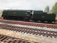HORNBY 'OO' GAUGE R2218 BR 4-6-2 WEST COUNTRY CLASS 34041 'WILTON'
