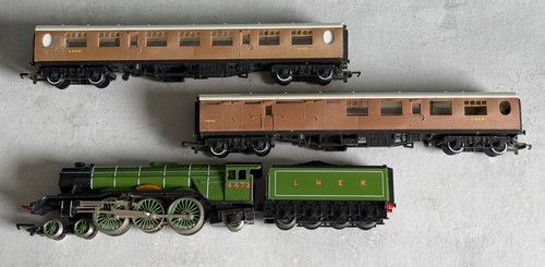 Hornby gauge r508 flying - oo,