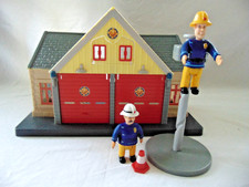 FIREMAN SAM AND STATION