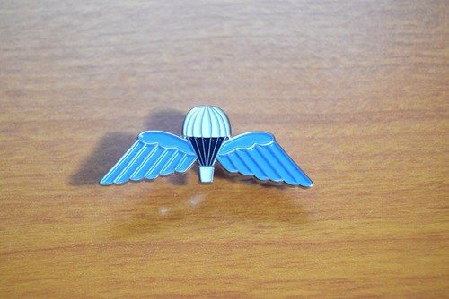 British army parachute wings - army,