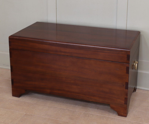 Mahogany blanket box storage - mahogany,