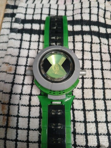 Ben omnitrix watch - ben, (bandai