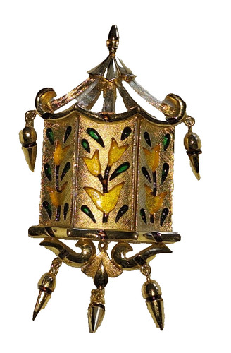 Vintage signed crown trifari - signed,