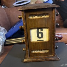 Antique English Oak Perpetual