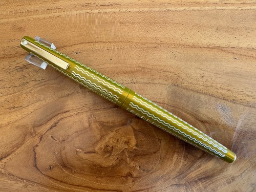 Lady sheaffer golden wavy - sheaffer,