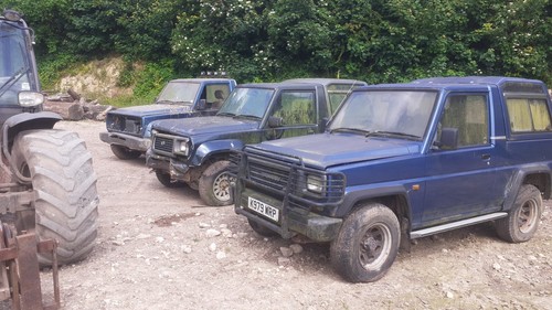 Daihatsu fourtrak breaking