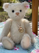 Steiff Bear  Shelley. White