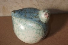 VINTAGE 8.8CM STUDIO POTTERY BLUE/GREENBROWN  MOTTLE SHADE STYLISED BIRD-SIGN MW