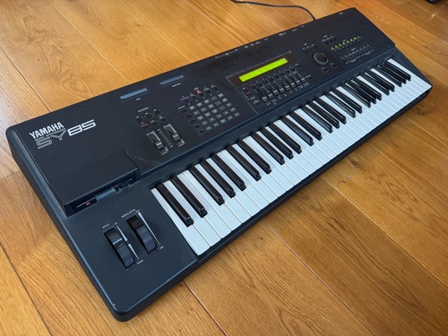Yamaha sy85 synthesiser - synthesiser, with