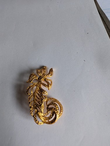 Vintage crown trifari - trifari, gold