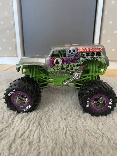 Monster jam official grave - monster,