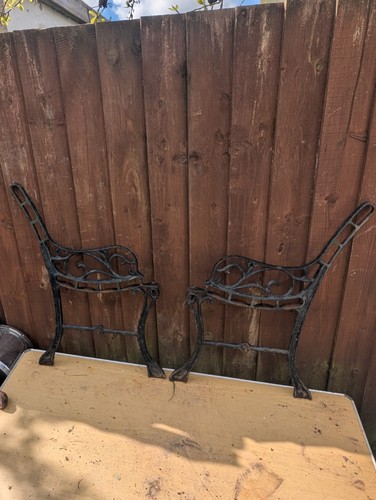 Vintage cast iron bench - vintage, ends