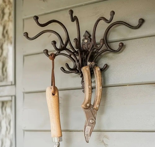 Vintage victorian style cast - victorian,