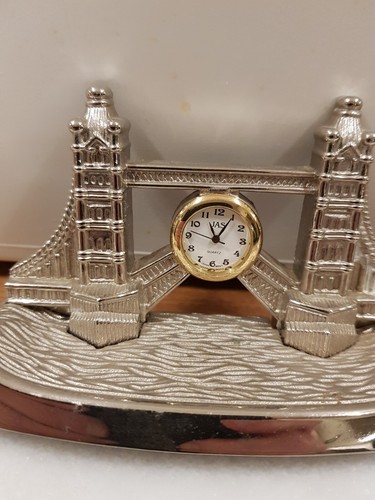 Tower bridge silver - tower, tone