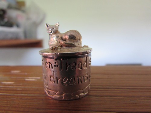 Silver scenes miniature cat - scenes,