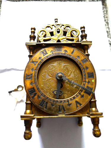 30hr smiths brass lantern - brass,