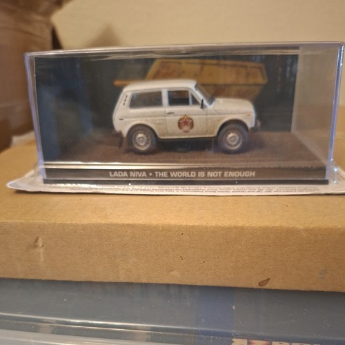 Fabbri james bond cars lada - ,